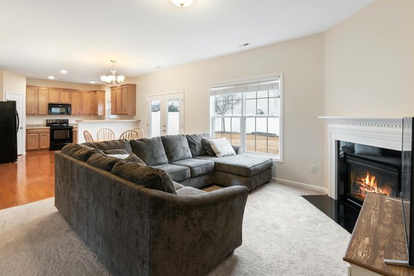 The Ultimate Guide to Selecting Weather-Resistant Poolside Furniture for the UK's Unpredictable Climate